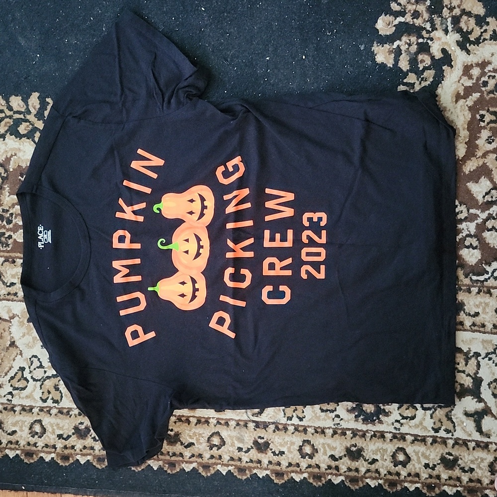 🎃UNISEX Halloween Place Family Coll. Pumpkin Picking Crew short sleeve tee; L